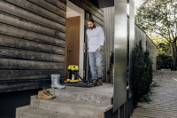 Пылесос профессиональный Karcher WD 3 S V-17/4/20 (1.628-135.0) желтый/черный/серебристый