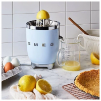 Соковыжималка для цитрусовых Smeg CJF11PBEU, голубой