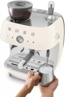 Кофеварка рожковая с встроенной кофемолкой Smeg EGF03CREU, бежевый