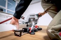 Торцовочная пила Metabo KS 216 M, 1100Вт 5000об/мин d=216мм